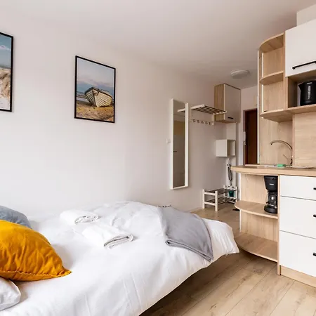 Peaceful Retreat By Bookinghost Lägenhet